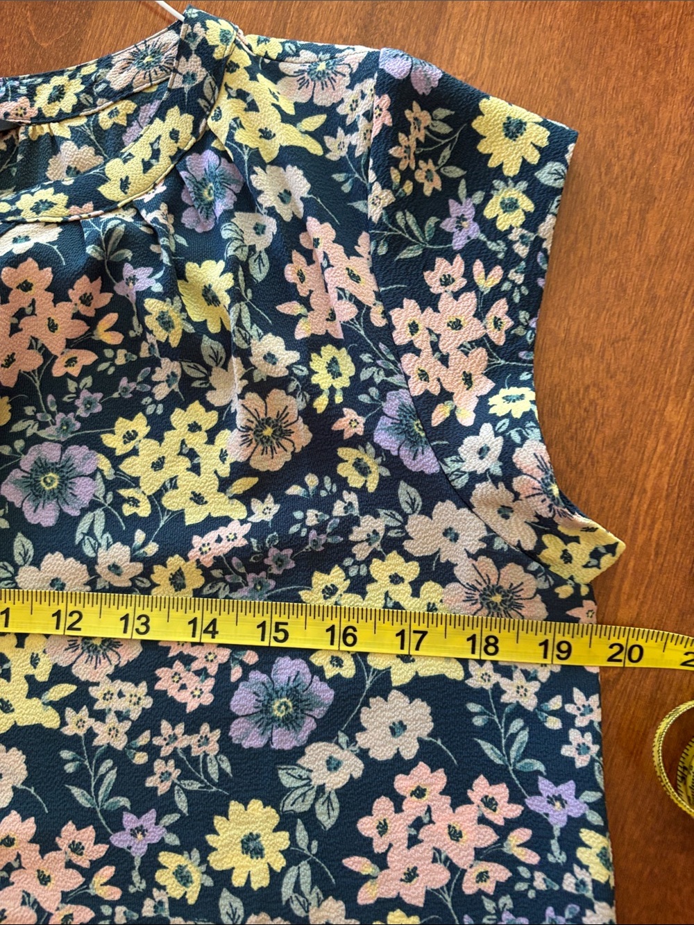 Floral top - Picture 4 of 7